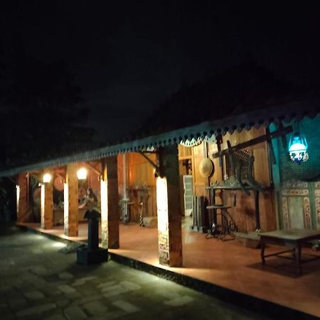 Legiyem Homestay Yogyakarta Exterior photo