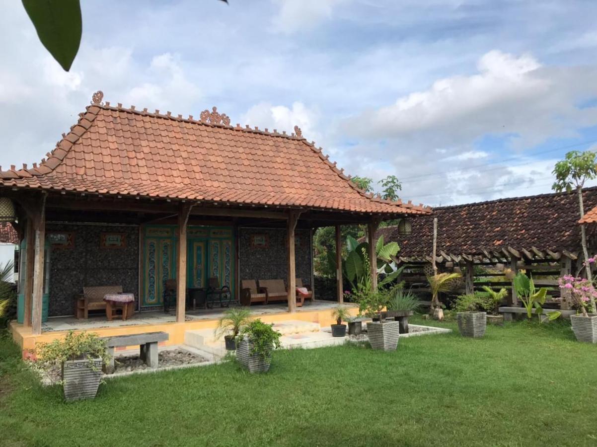 Legiyem Homestay Yogyakarta Exterior photo