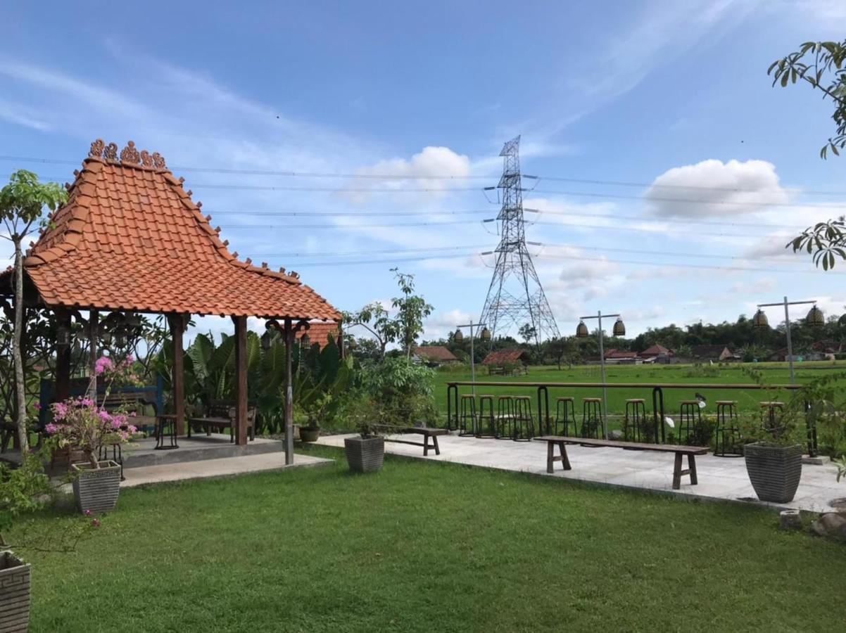 Legiyem Homestay Yogyakarta Exterior photo